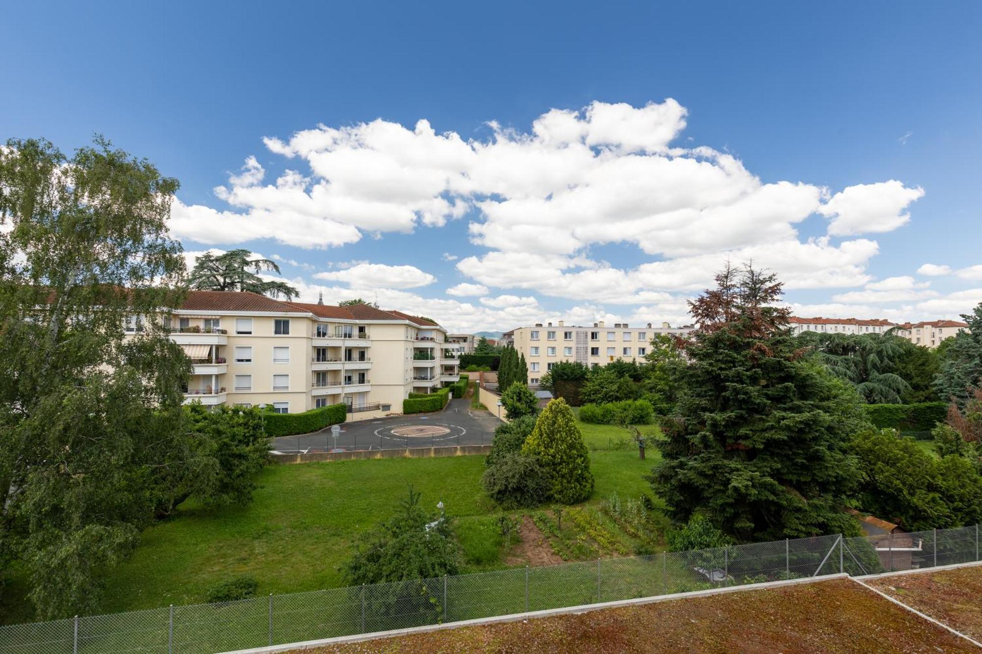 Ferienwohnung Proche Autoroute Et Parking Villefranche-sur-Saône Exterior foto